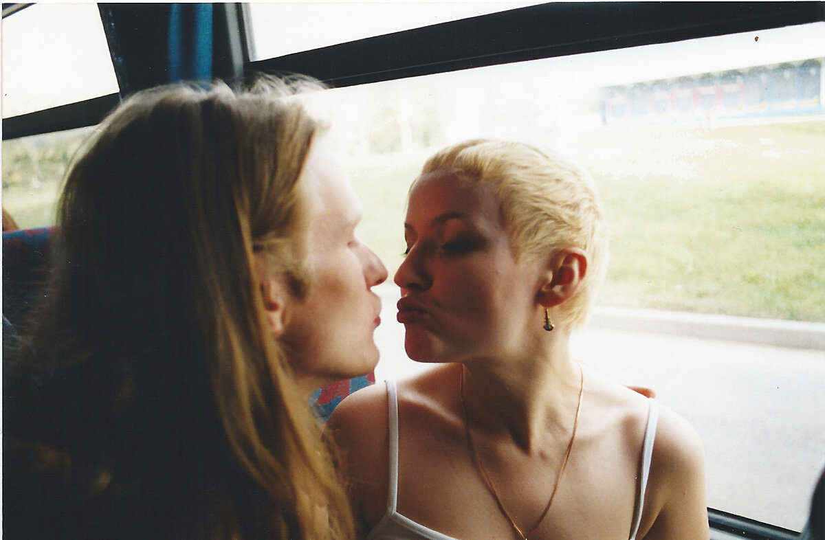 "Горько!" в автобусе — берегу макияж. Фото из архива автора