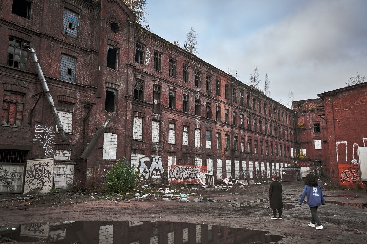 Фото красного треугольника в питере