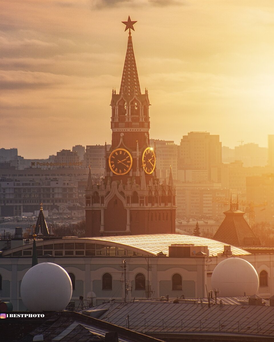 Привет! Привет друзья🐱 Появились две проблемы! Первая, это как безболезненно перейти от ярко рыжих красок в галерее, к более спокойным зимним. И вторая, как вас всех просмотреть? 😅 Настроения, не смотря на серость☕ ❄❄❄