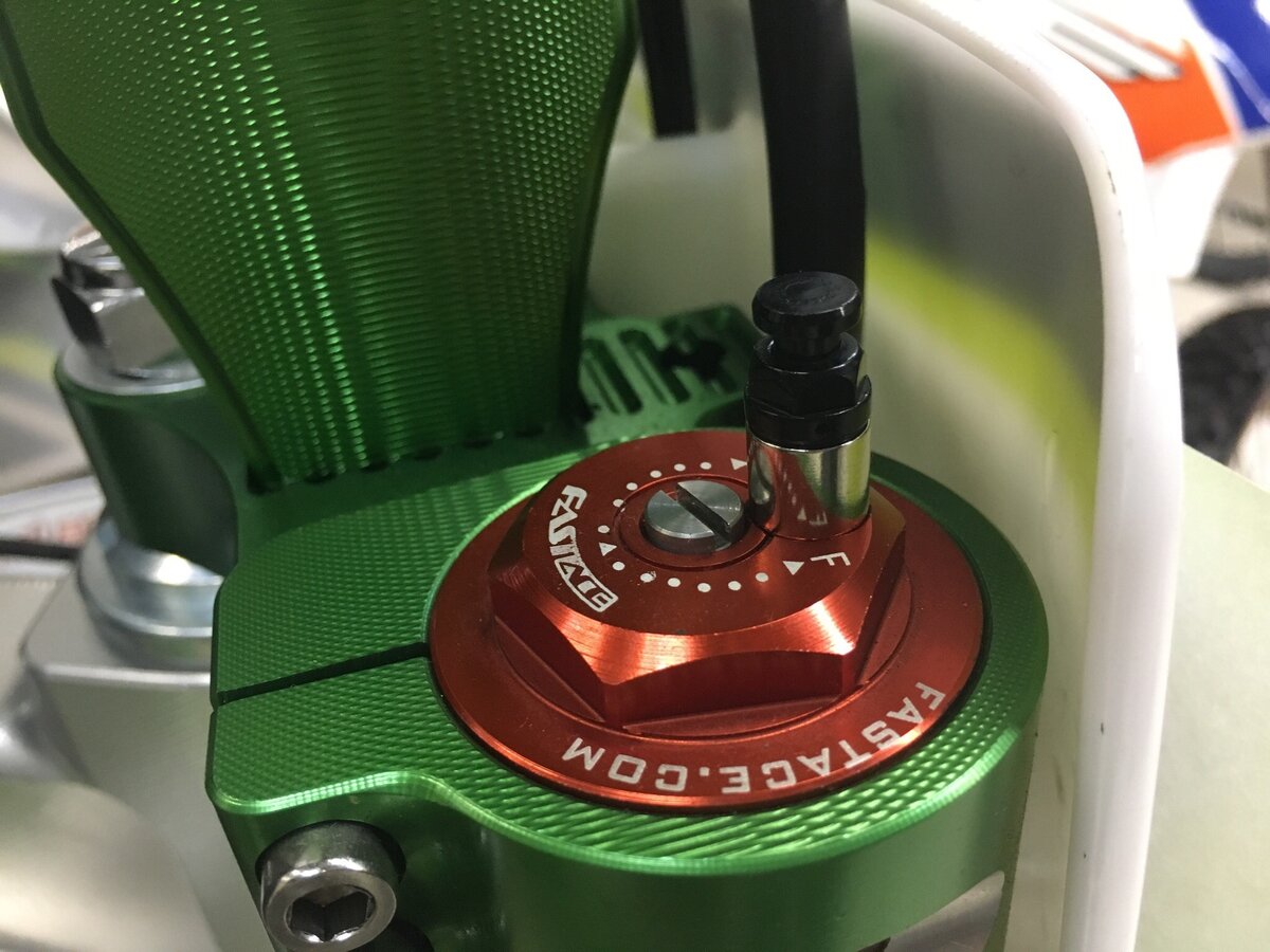 Перо с клапаном сброса давления