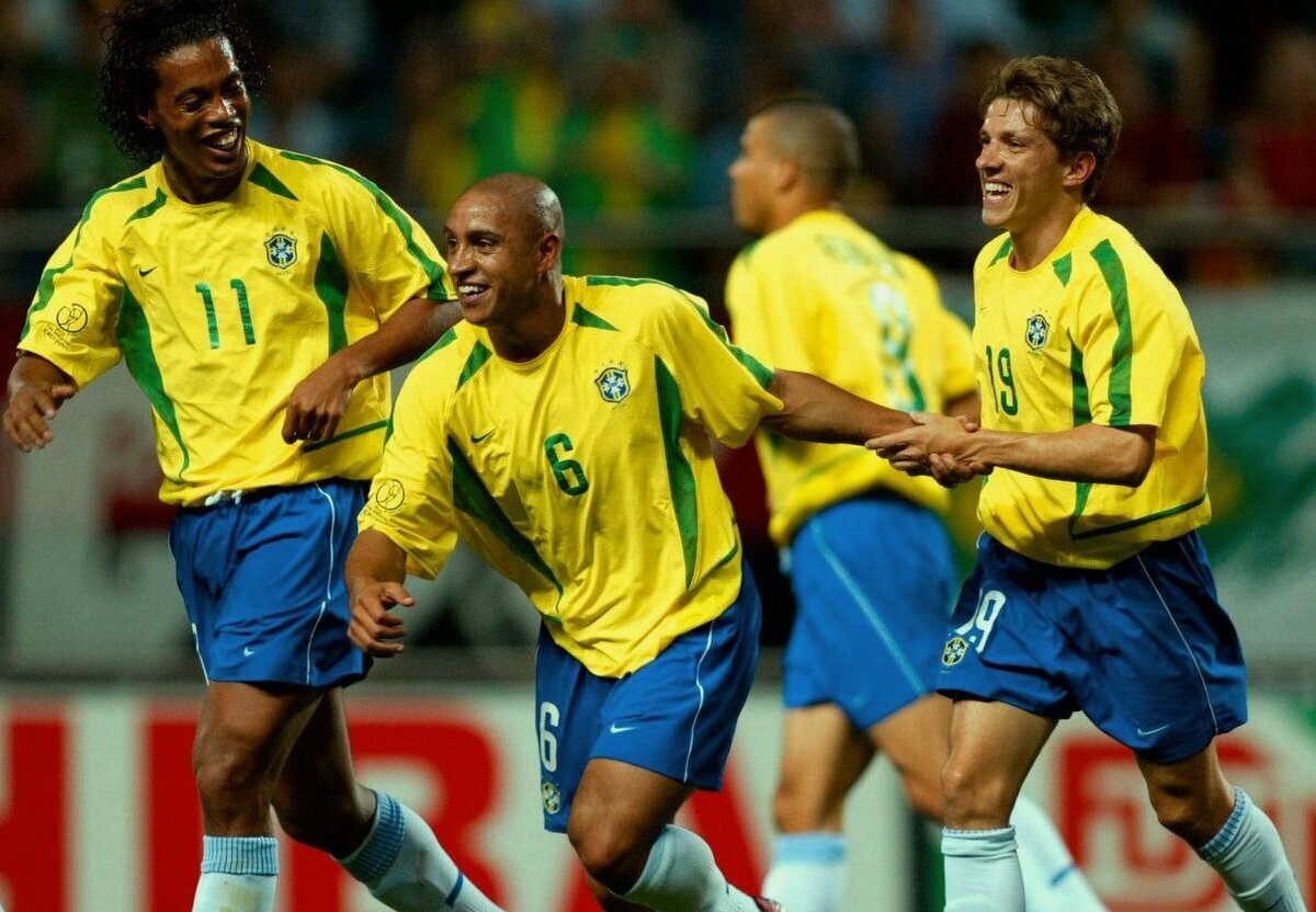 Роберто Карлос сборная Бразилии 2002