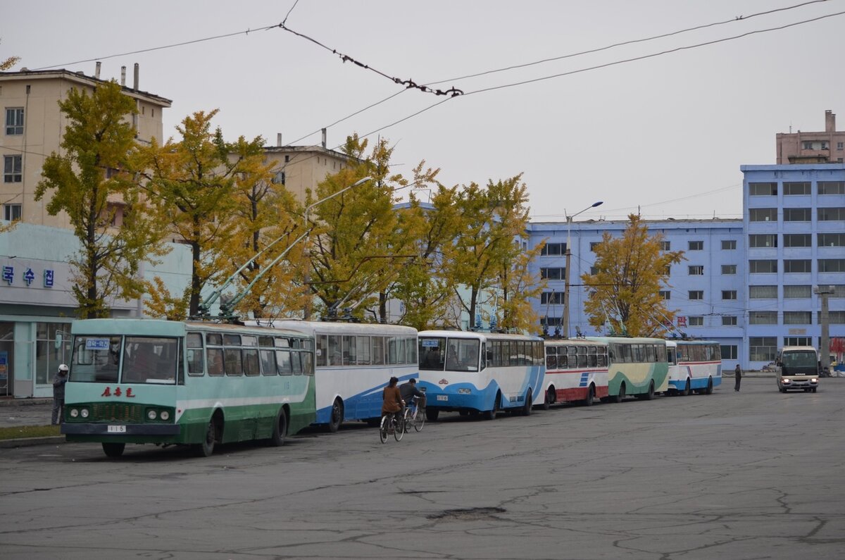 Автовокзал города Хамхын, октябрь 2015 года.