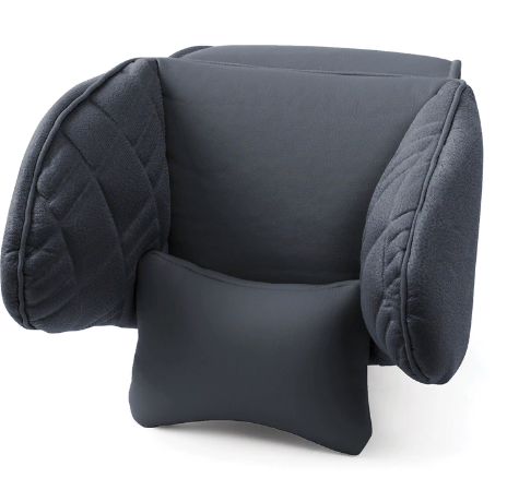 Редкие модели автомобилей могут похвастаться качественным и удобным подголовником. Если штатный вариант не справляется со своей задачей, то снизить нагрузку на шею поможет подголовник Comfort со съемным шейным упором, отстегивающейся подушечкой и надежной боковой поддержкой. Модель выполнена из экокожи с мягким наполнителем и объемного полиэстера. Крепление универсальное, надежность конструкции обеспечивает жесткий каркас. 
Автомобильный подголовник COM-0250HR легко крепится и прочно держится на любом сиденье. Жесткий пластиковый каркас хорошо держит форму, не позволяя подголовнику помяться. Наполнитель сделан из синтепона. Подголовник хорошо сочетается с чехлами серии Comfort.