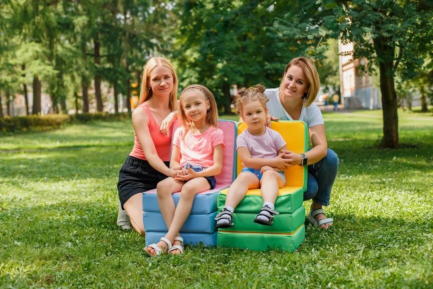 На фото мягкий пуфик от Магматик