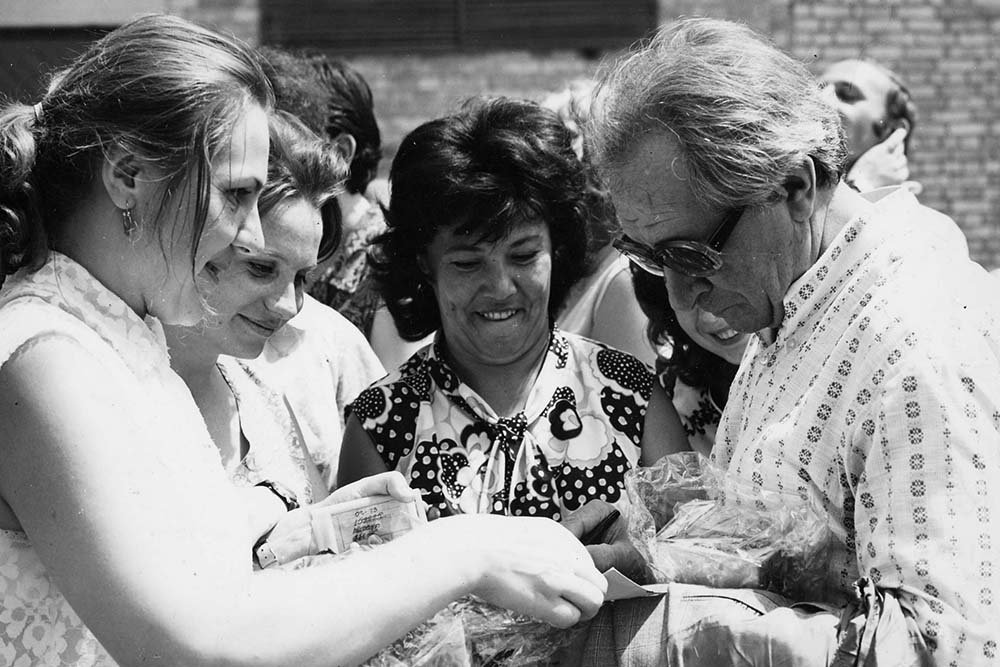 Актера Евгения Лебедева баловнем судьбы точно не назовешь. Через что он прошел, даже представить страшно. Но он не сломался, а стал Великим русским Артистом.-11