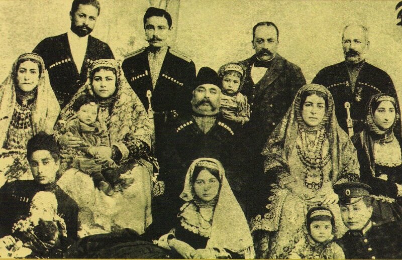 Ага Хан Аббас-Кули Хан оглы Эриванский с семьей