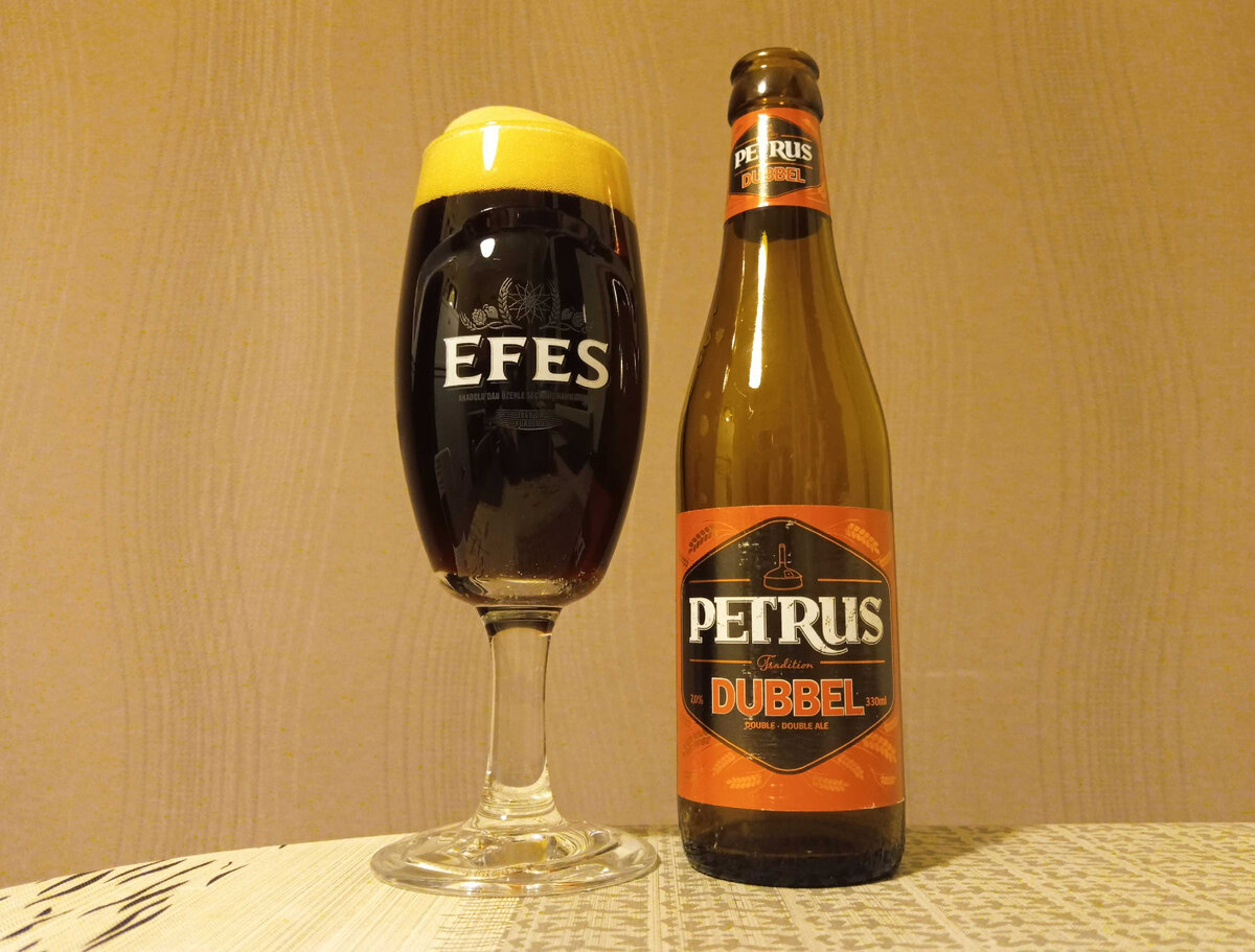 «Petrus Dubbel» в бокале. Фото автора