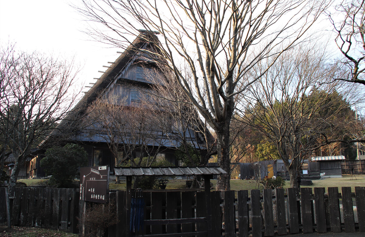 Избушка, которой более 200 лет