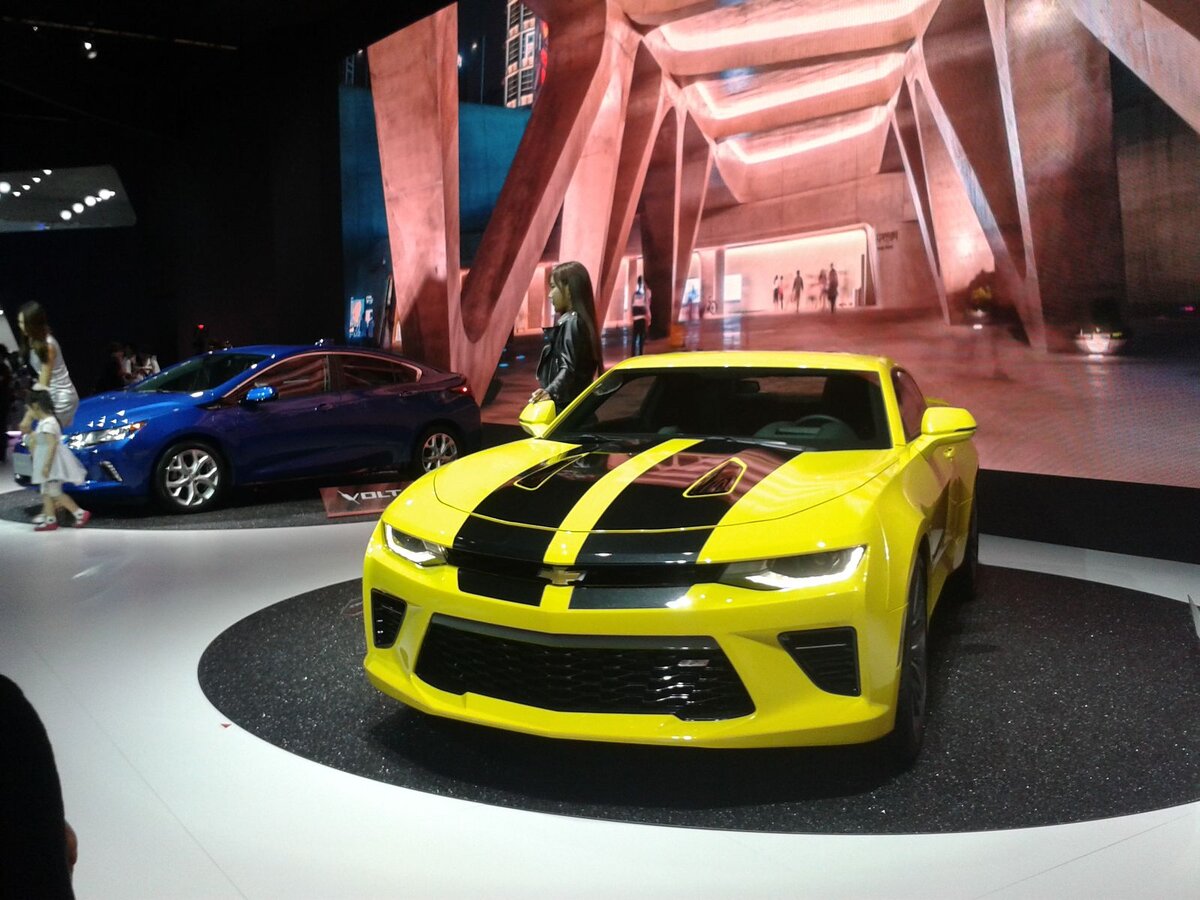 личная фотография из Южной Кореи с выставки авто