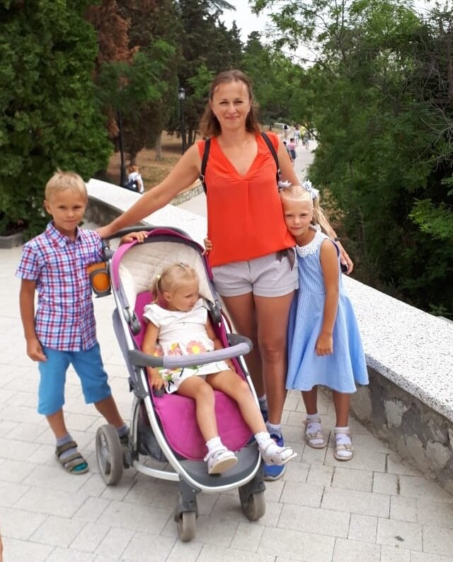 Юля с детьми