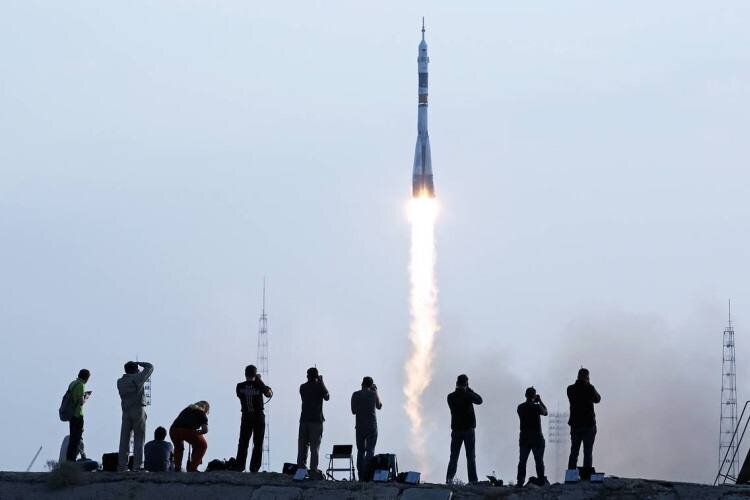 Российские учёные завершили стендовые испытания новых моделей двигателей для сверхлёгких ракет-носителей и межорбитального буксира. Создание лётных образцов запланировано на 2025 год. Разработка малых разгонных блоков ведётся для реализации проектов по развёртыванию на орбите многоспутниковых группировок, состоящих из телекоммуникационных аппаратов и спутников дистанционного зондирования Земли. Эта работа необходима для повышения обороноспособности страны, а также развития сельского хозяйства, геодезии, картографирования, мониторинга поверхности планеты и атмосферы.