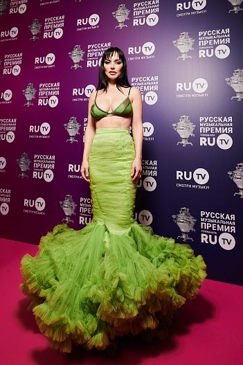 Ольга Серябкина. Источник фото: https://www.ok-magazine.ru/stars/chronicle/276861-gosti-premii-telekanala-ru-tv#section2