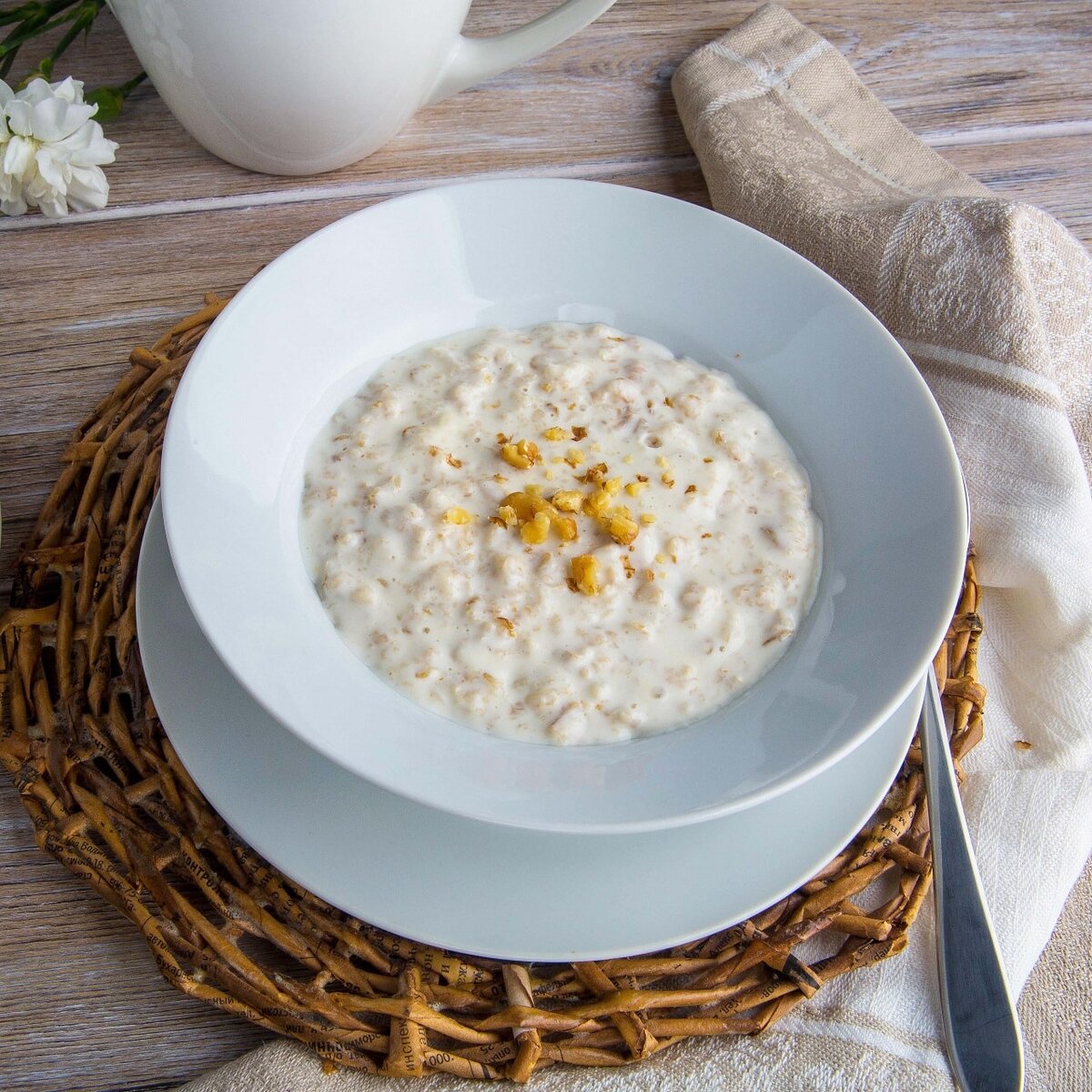 Молочные каши картинки. Овсянка каша Геркулес. Геркулесовая каша и овсянка. Молочная каша Геркулес. Геркулесовая каша крупа.