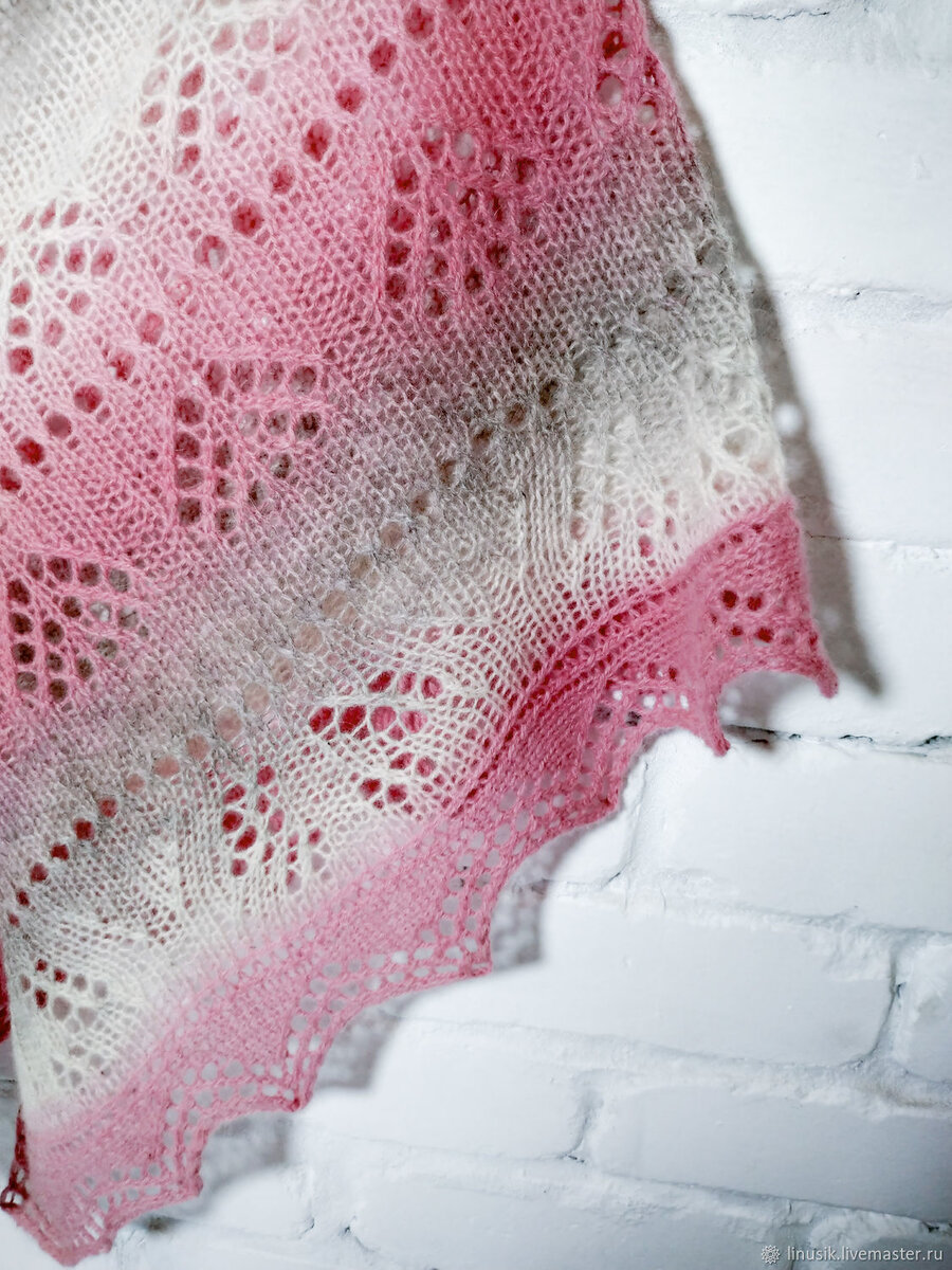 шаль получилась нежная, воздушная, теплая.