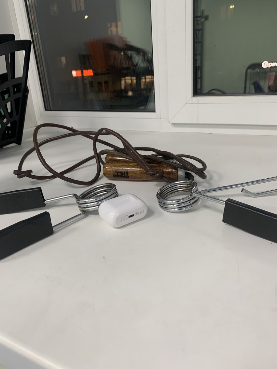 После того как вы повесили блины не забудьте закрепить это всё замками