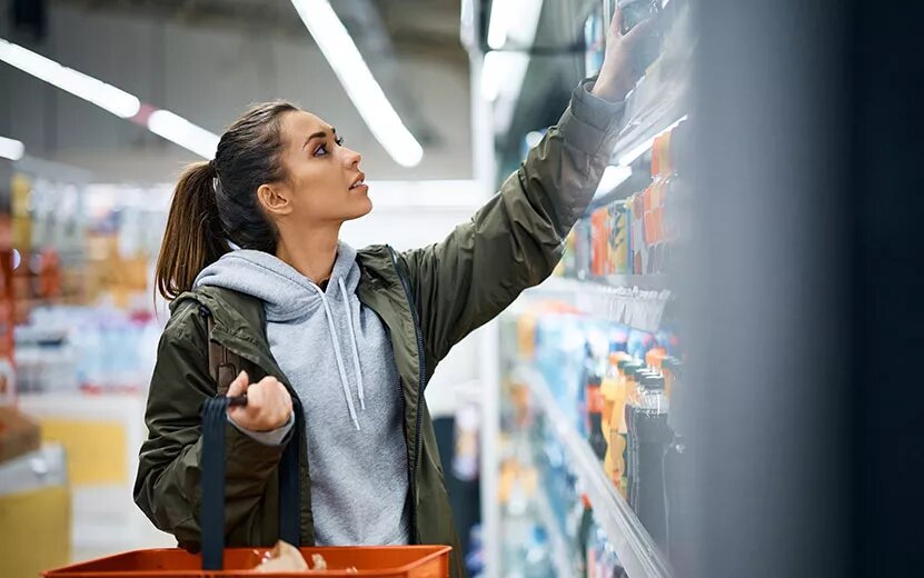    Новогодний стол: какие продукты жителям Ижевска можно купить уже сейчас, чтобы сэкономить