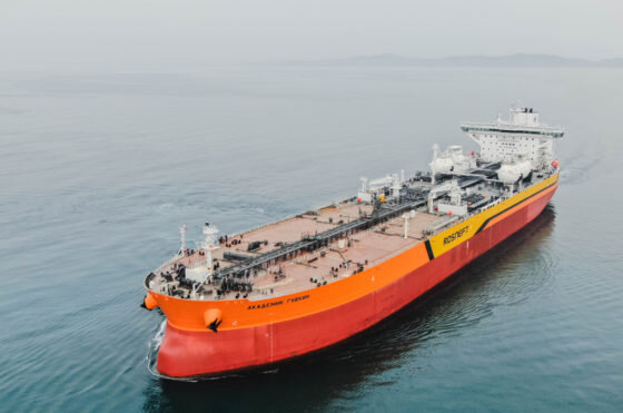 Класс Название судна Номер проекта Тип Завод-строитель     РС «Дмитрий Кожарский» ST-116XL-FOR (КМТ02.1) Рыболовное судно Выборгский судостроительный завод   РС «Александр Деев» CNF11CPD Транспортное (грузопассажирское) Амурский судостроительный завод   РС «Белое море ST-118-ATF (КМТ01) Рыболовное судно Выборгский судостроительный завод   РС «Спасатель Ильин» MPSV07 вспомогательное (аварийно-спасательное) Судостроительный завод имени Б.Е. Бутомы   РС «Академик Губкин 114К транспортное (наливное) ССК «Звезда»   РС «Николай Семенченко» NE011 вспомогательное (буксир) Ахтубинский судостроительно-судоремонтный завод   РС «Омолон 3141 Рыболовное судно Хабаровский судостроительный завод   РС «Хабаровск 3141 Рыболовное судно «Восточная верфь»   РС «Механик Маслак» СТ-192 Рыболовное судно «Адмиралтейские верфи»   РС «Капитан Александров CCa 5712 LS Рыболовное судно Онежский судостроительно-судоремонтный завод   РС «Николай Орлов RSD59 транспортное (сухогрузное) Завод «Красное Сормово»   РС н/д н/д вспомогательное судно (плавучий пост) СРЗ «Нерпа» (АО «Кольское предприятие «Электрорадиоавтоматика»   РС «Сергей Львов» VOLGOTRANS-2162 (IMO 9884162) 00216М транспортное (наливное) Астраханское судостроительное производственное объединение   РРР н/д 03830 «Метеор-2020» транспортное (пассажирское СПК) Зеленодольский завод имени А.М.Горького   РРР «Коломенский-1601» 112ПК вспомогательное (буксир) «Порт Коломна»   РРР ПНС-4 н/д вспомогательное судно Балаковский судостроительно-судоремонтный завод   РРР «Золотое Кольцо («Аурум») ПКС-180 транспортное (пассажирское) Судостроительный завод «Лотос»   РРР «Волготранс-2501 (IMO 9808417) RST 25/7 транспортное (наливное) Судостроительный завод «Лотос»   РРР Ecocruiser («ЭКОХОД») РЕГК.122 транспортное (пассажирское) «Эмпериум» (ООО «НПК Морсвязьавтоматика»)   РРР «Юрий Заккер» 3052 вспомогательное судно Жигаловская ремонтно-эксплуатационная база для ООО «МТ-Групп»   РРР н/д Ц490ДА вспомогательное (земснаряд) Цимлянский судомеханический завод   РРР н/д Ц490ДА вспомогательное (земснаряд) Цимлянский судомеханический завод   РРР «Анатолий Шилов» RDB 66.62 вспомогательное судно (промерное) ЗАО «Нефтефлот» «Самарский судостроительный и судоремонтный завод»   РРР «Створ» RDB 66.62 вспомогательное судно (промерное) ЗАО «Нефтефлот» «Самарский судостроительный и судоремонтный завод»   РРР н/д А 217-1 транспортное (пассажирское) Зеленодольский завод имени А.М.Горького   РРР «Тобол» 4395 вспомогательное (земснаряд) Судоремонтно-судостроительная корпорация   РРР «Евгений Плескевич» 4395 вспомогательное (земснаряд) Судоремонтно-судостроительная корпорация   РРР н/д S-RBD6016-002-003 транспортное (сухогрузное) Череповецкий судостроительный завод   РРР «БПМ-2503» RDB 66.68М транспортное (сухогрузное) Самусьский судостроительно-судоремонтный завод   РРР «БПМ-2505» RDB 66.68М транспортное (сухогрузное) Самусьский судостроительно-судоремонтный заводЗа первые 6 месяцев 2023 года верфи для российских заказчиков сдали 13 судов под класс РС и 17 судов под класс РКО. При этом запланировано к сдаче в этом году еще 123 судна с классом РС, и 96 судов с классом РКО. Более подробная таблица со сданными заказами представлена ниже.Из всего объема запланированных к сдаче судов на 2023 год — 90 единиц относится к судам вспомогательного флота, более 50 промысловых судов, к которым относятся траулеры и краболовы различных конструкций и подтипов, 126 транспортных судов.📷    Фото: ССК «Звезда»
Среди предприятий лидерами по количеству строящихся и запланированных к сдаче судов на сегодня являются «Северная верфь», Окская судоверфь и ССК «Звезда». Эти заводы планируют передать по 14 заказов каждый. Однако, скорее всего большую часть заказов придется сдвинуть на более дальний срок.В распределении заказов по регионам традиционно лидирует Северо-Западный регион. Однако стоит отметить, что строительство в остальных регионах стало более равномерным по сравнению с прошлыми годами.Кроме того, на иностранных судостроительных заводах для российских компаний продолжается работа над 11 единицами флота. Это предприятия Турции, Нидерландов и Китая.На верфи Damen Shipyards продолжается строительство азимутальных буксиров для «Росатомфлота» (на 2023 год запланирована сдача 5 единиц). На турецких заводах Tersan и EPIC Denizcilik в постройке траулер проекта ST-119 и краболов КСП02, Kuzey Star в Тузле продолжает строить плавдок для обслуживания ледоколов проекта 22220.В Китае — на верфях Jiangsu Dajin Heavy Industry (1 единица сухогруза типа «река-море») и шанхайском CHENGXI  (2 единицы сухогрузов типа «Kamsarmax III»строятся сухогрузы компаний из России.Ранее, в период с 2020 по 2022 годы, верфь Jiangsu Dajin Heavy Industry сдала для ростовской компании «Астон» серию из восьми сухогрузов «река-море» типа «Kiowa».Таблица 1: Сданные на верфях для российских заказчиков суда под классом РС или РКО в период с января по июль 2023 года