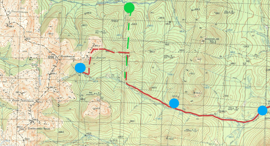 Фрагмент движения группы по Ауспии к ее истоку. Зеленым пунктиром показан возможный вариант движения на Лозьву по просеке (черная вертикальная линия мелким пунктиром рядом с зеленым пунктиром). По затратам времени такой же, как отход от Ауспии и возврат к ней. Безопасный и ведущий прямо к Отортену.