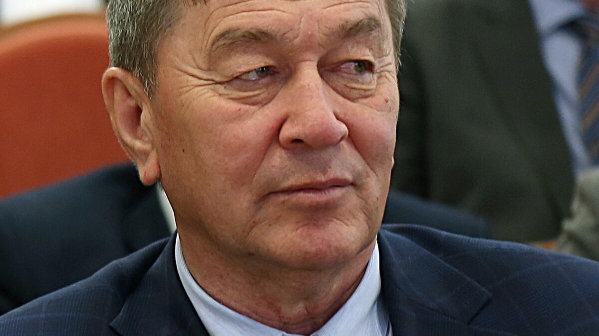     Суд обязал покойника представить отзыв на иск депутата, говорится в материалах дела.