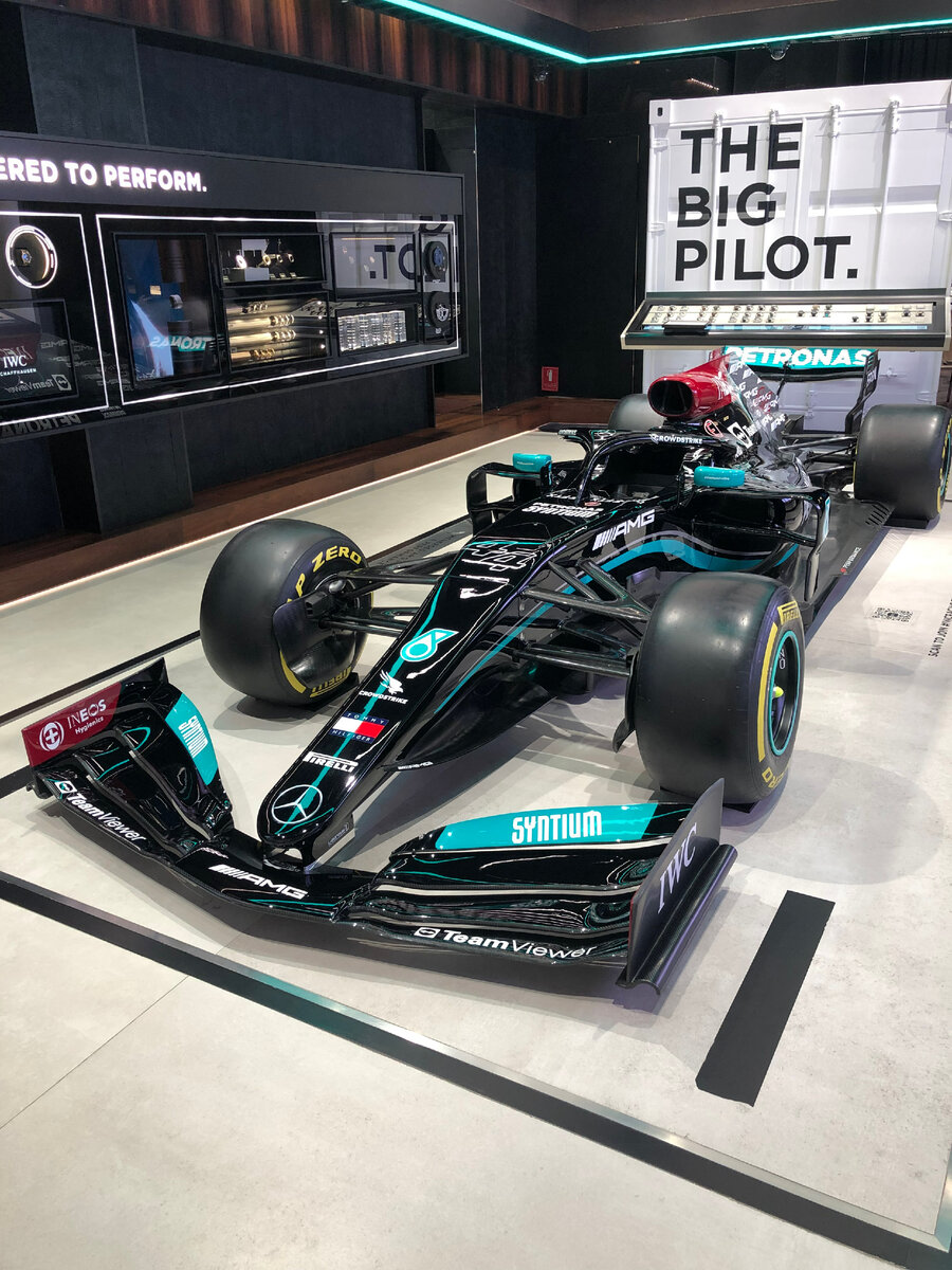 Mercedes-AMG F1 W12 E PERFORMANCE