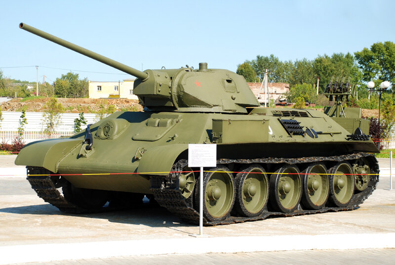 Т-34-57. От других моделей "тридцатьчетверки" легко можно отличить по самому длинному стволу. Источник: kpopov.ru