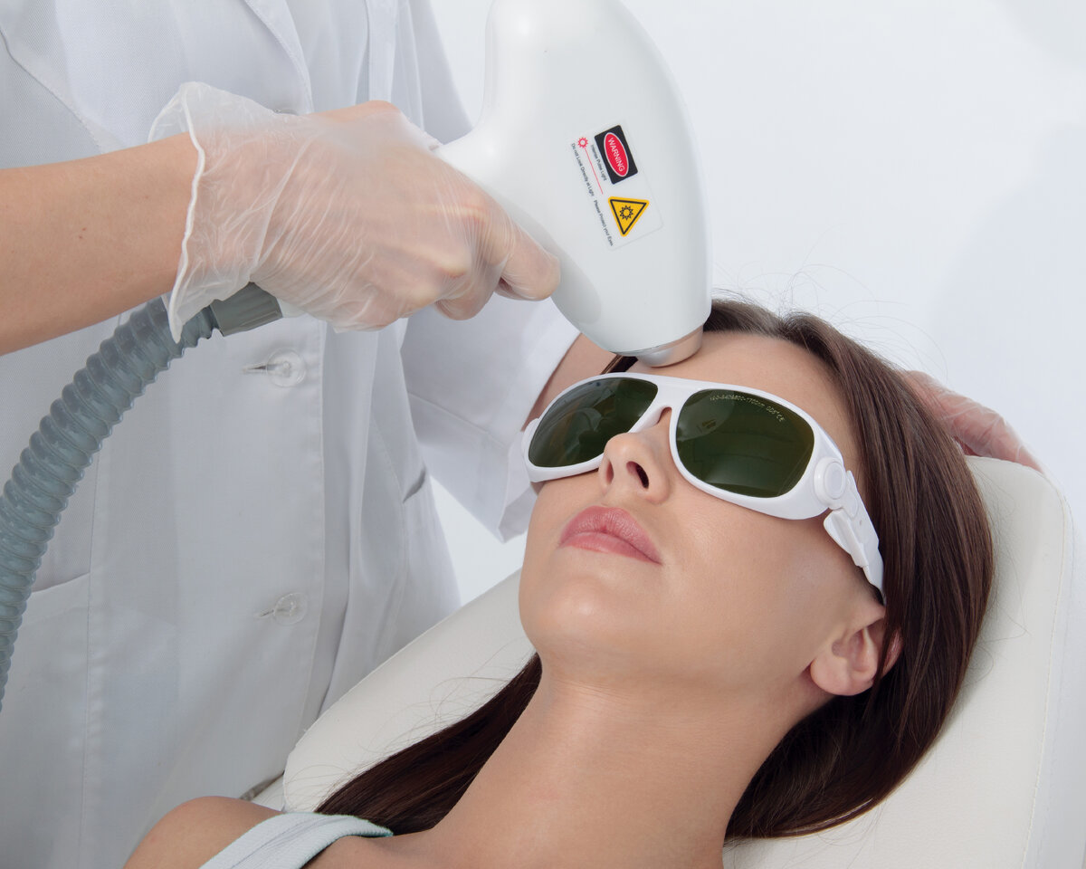 ЛАЗЕРНОЕ ОМОЛОЖЕНИЕ НА CAPELLO LUXE 
Лазерное омоложение эффективно, в том числе, для удаления мимических морщин в возрасте 20+.