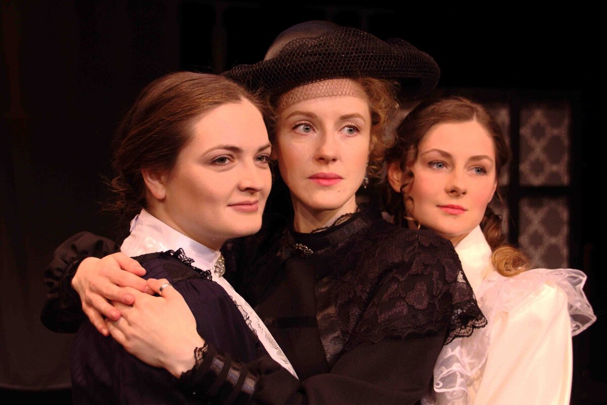 ПСКОВСКИЙ АКАДЕМИЧЕСКИЙ ТЕАТР ДРАМЫ ИМ. А. С. ПУШКИНА. Спектакль «Три сестры». 2018 год