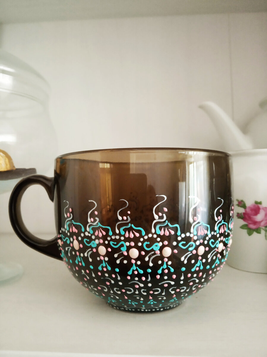 Использованы три цвета: мятный, розовый и серебро. 