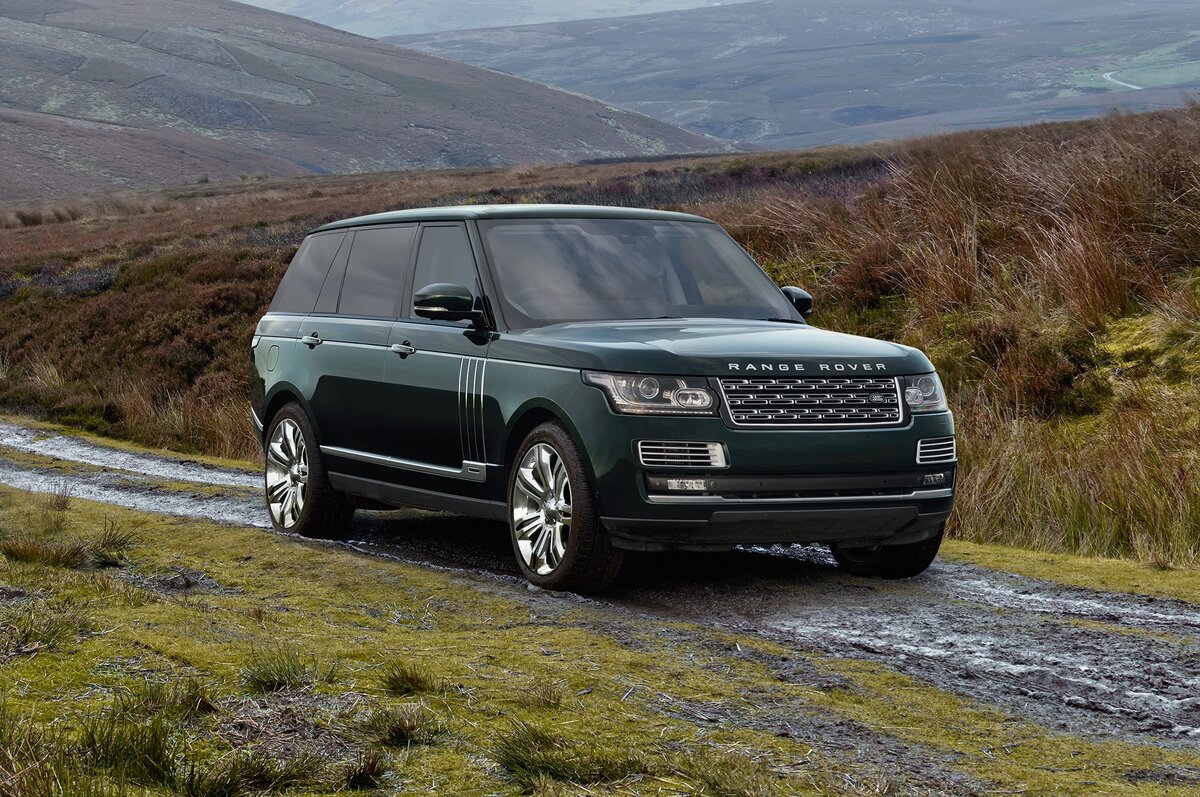 https://st.automobilemag.com/uploads/sites/11/2016/02/2016-Land-Rover-Range-Rover-Holland-and-Holland-front-three-quarter.jpg
