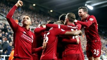 1. «Ливерпуль» побил очередной рекорд. Подопечные Клоппа добыли 14-ю победу подряд, в которой забивалось более одного мяча.
