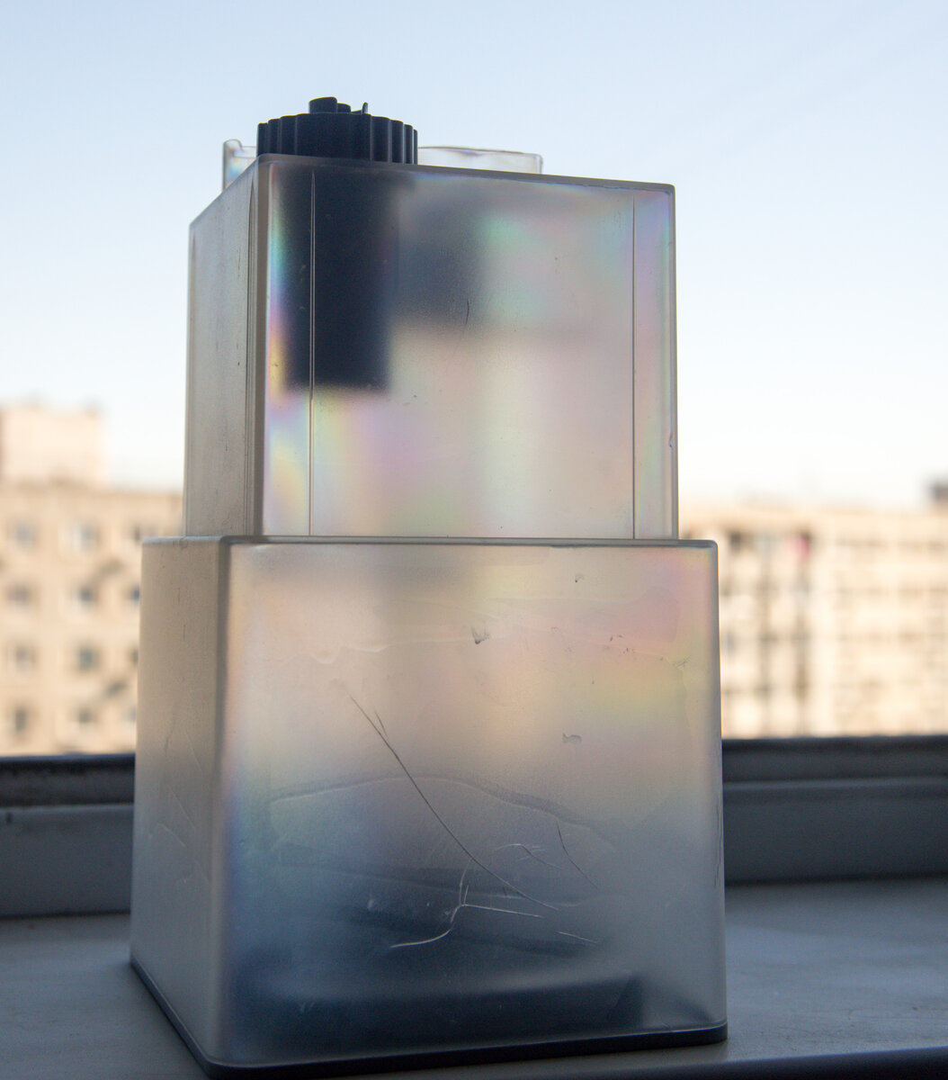 Бак в перевернутом виде