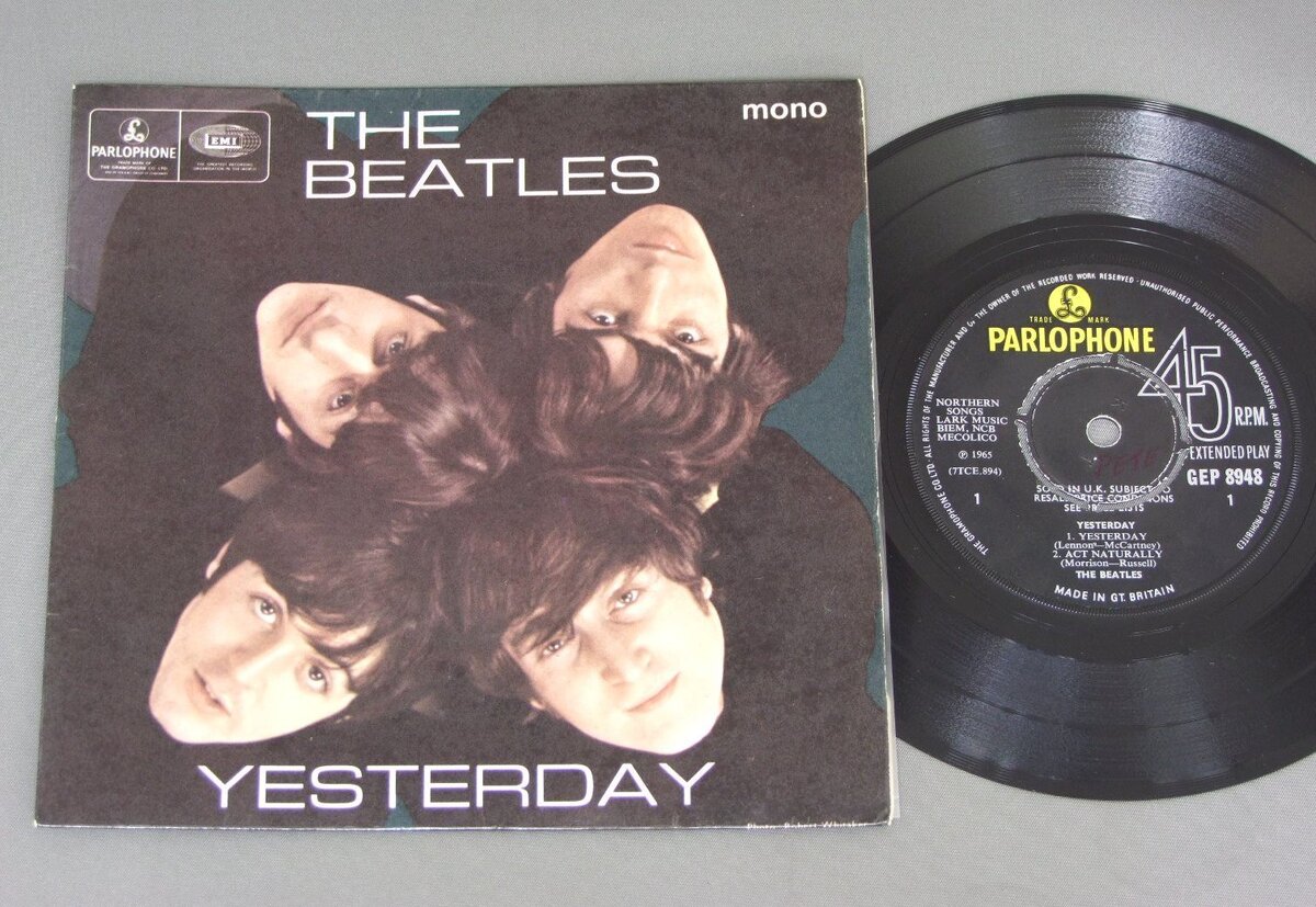 Битлз естудей. Группа the Beatles yesterday. Группа Битлз yesterday. Битлз вчера. Yesterday Beatles альбом.