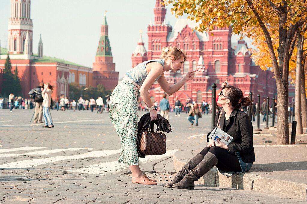 Люди в Москве летом