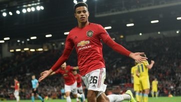 Фото: manutd.comДля 17-летнего английского нападающего этот гол стал премьерным в форме родного клуба, воспитавшего его. Однако тинейджер также смог вписать им свое имя в клубную историю.
