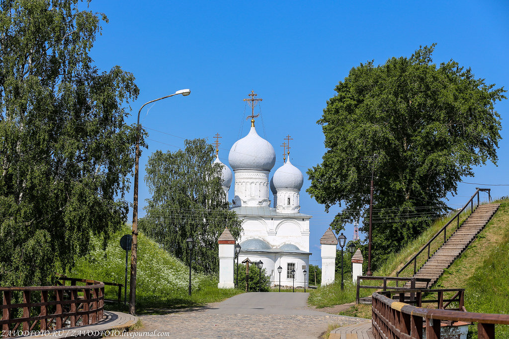 Город белозерск. Белозерский Кремль Белозерск. Белозерск Вологодская область Кремль. Белозёрск Вологодской . Набережная. Земляной вал Белозерск.