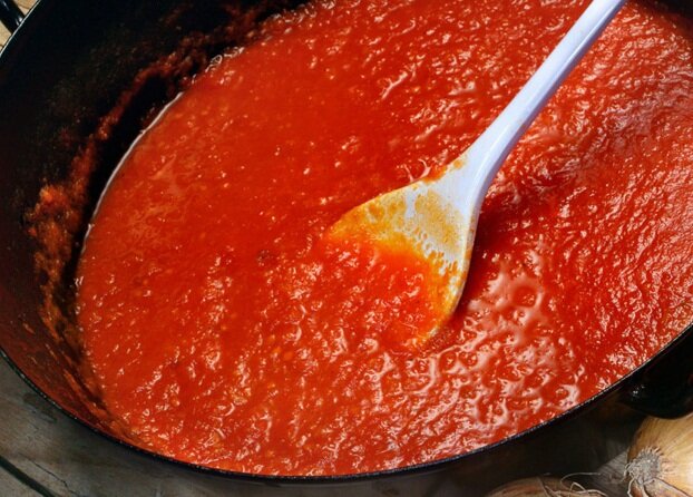 Спагетти с фрикадельками в томатном соусе