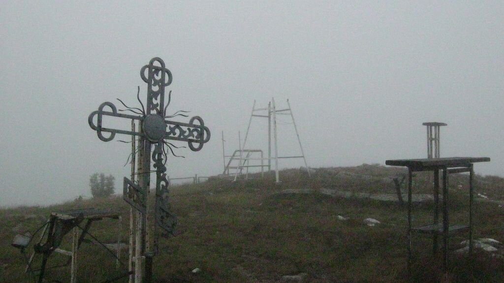 Современный вид метеооборудования на метеостанции «Гора Таганай», Челябинская область, 2015 год.