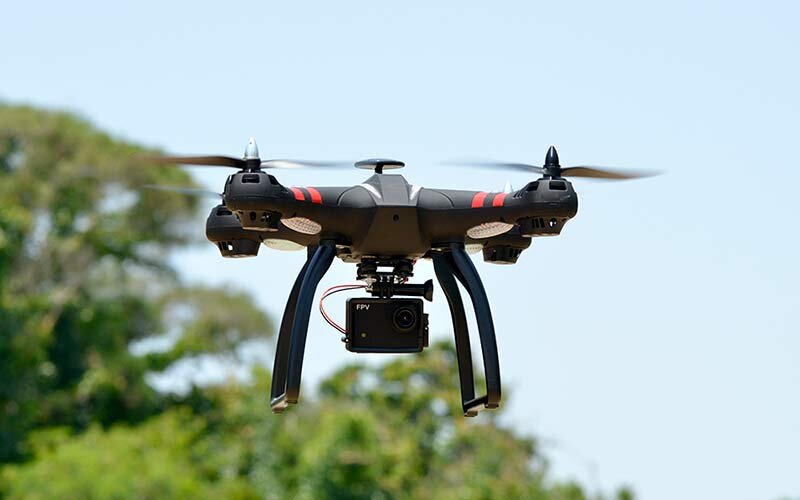Бпла рейс. Квадрокоптер в небе. Боевые дроны. Мугин 5 беспилотник. Дрон с 10 винтами.
