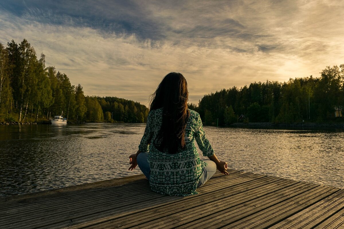 https://pixabay.com/ru/photos/%D0%B9%D0%BE%D0%B3%D0%B0-%D0%BD%D0%B0%D1%80%D1%83%D0%B6%D0%BD%D1%8B%D0%B5-%D0%B6%D0%B5%D0%BD%D1%89%D0%B8%D0%BD%D0%B0-%D0%BF%D0%BE%D0%B7%D1%8B-%D0%BC%D0%BE%D0%BB%D0%BE%D0%B4%D0%BE%D0%B9-2176668/