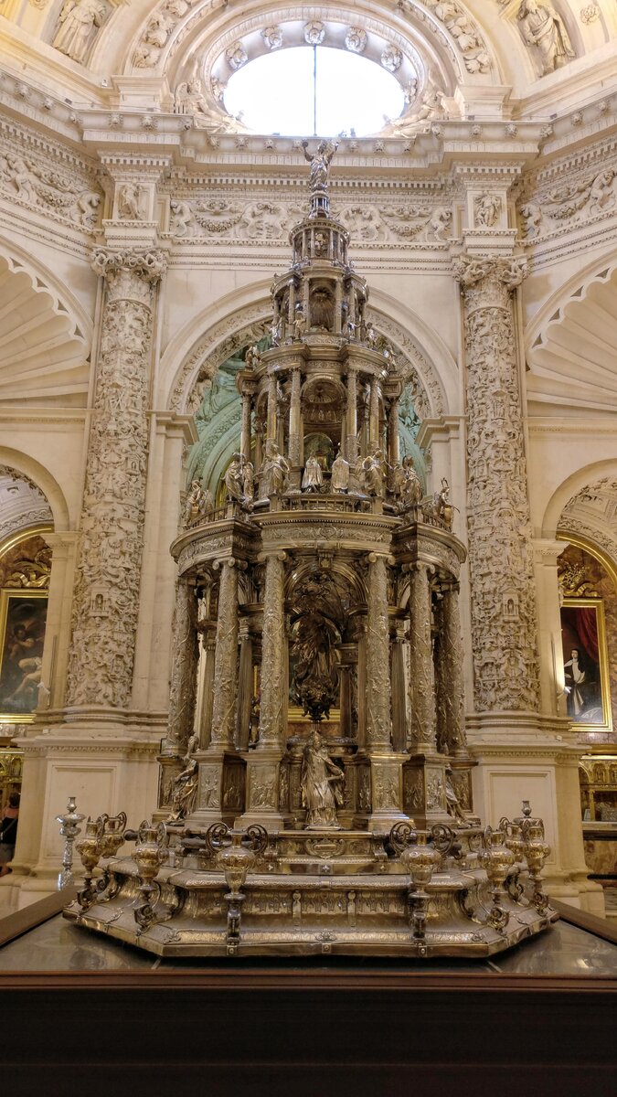 Испания. Севилья. Дарохранительница «Custodia»