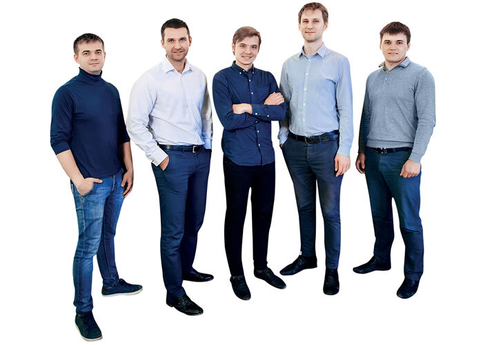 
Команда создателей слева направо: Еремеев, Южаков, Кивокурцев, Чугунов, Утев
