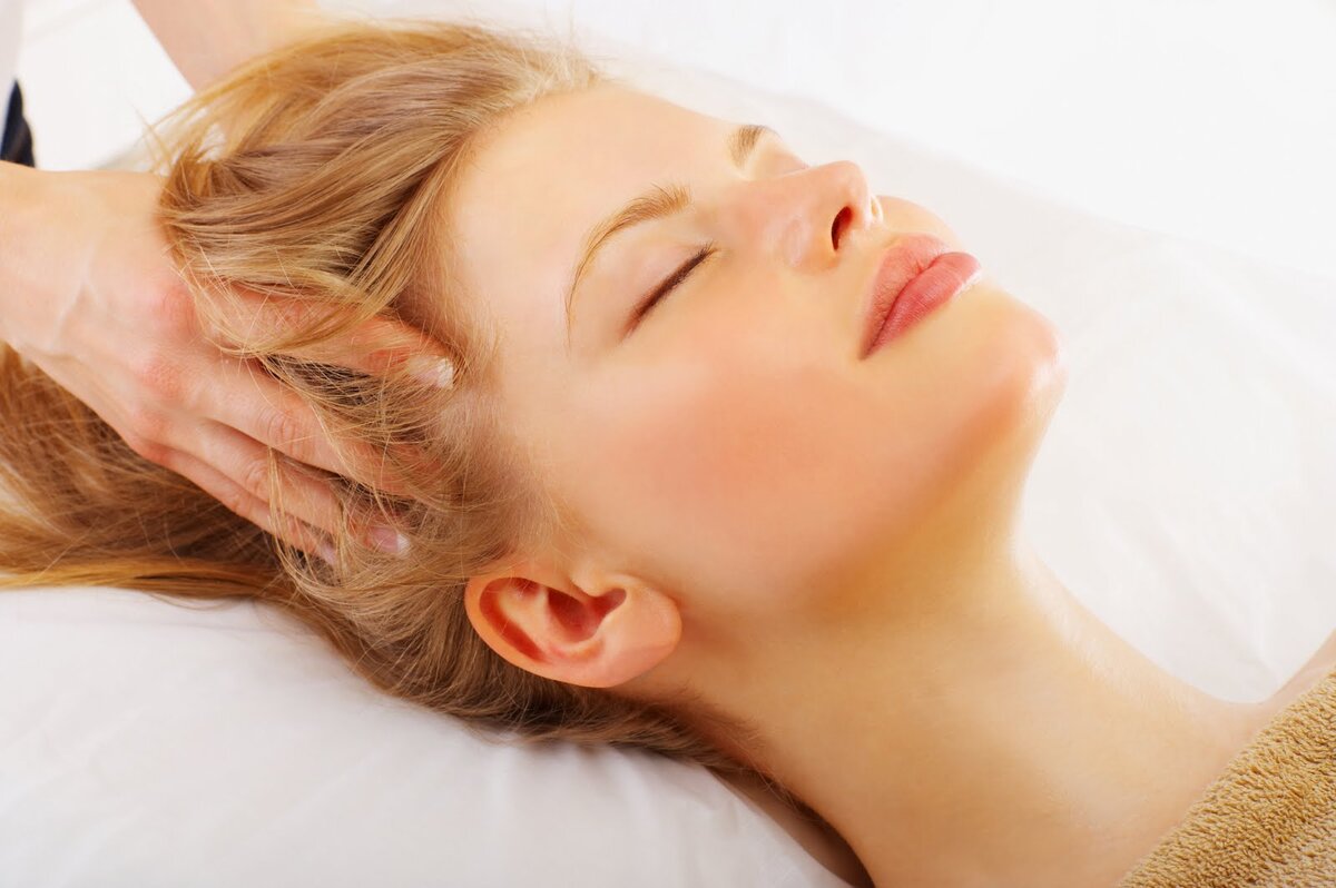 Массаж головы. Расслабление головы. Массаж головы для расслабления. Классический массаж волосистой части головы. Hair massage