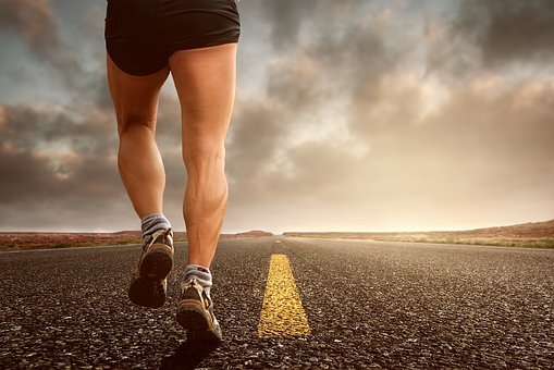 https://cdn.pixabay.com/photo/2017/05/25/15/08/jogging-2343558__340.jpg