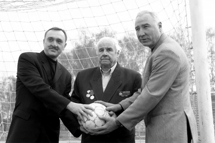 Вратари: отец и сыновья. Фото с сайта ЦСКА. 