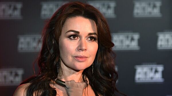 Анастасия Заворотнюк