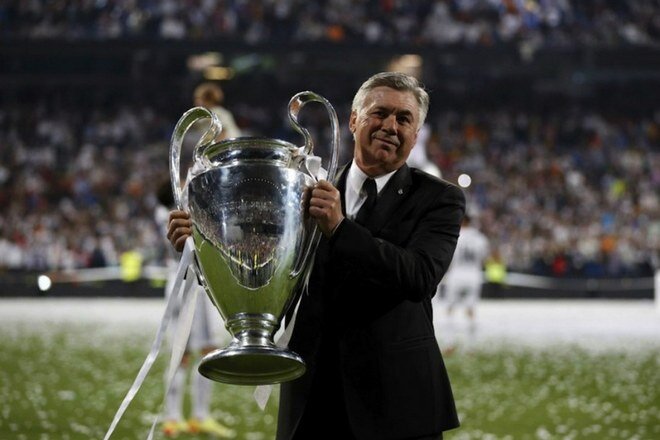 Карло Анчелотти с кубком Лиги .Чемпионов. Источник: https://24smi.org/celebrity/30165-karlo-anchelotti.html