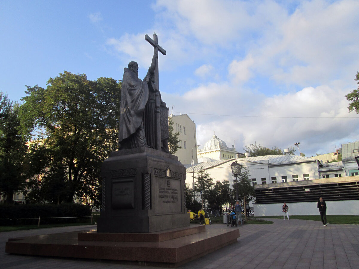 памятники в городе москве