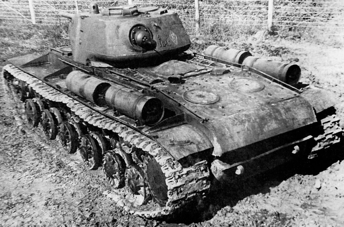 Телевизор кв 1. Танк кв-1. Тяжелый танк кв-1с. Танк кв 1 с 1943. Кв-1 1942.