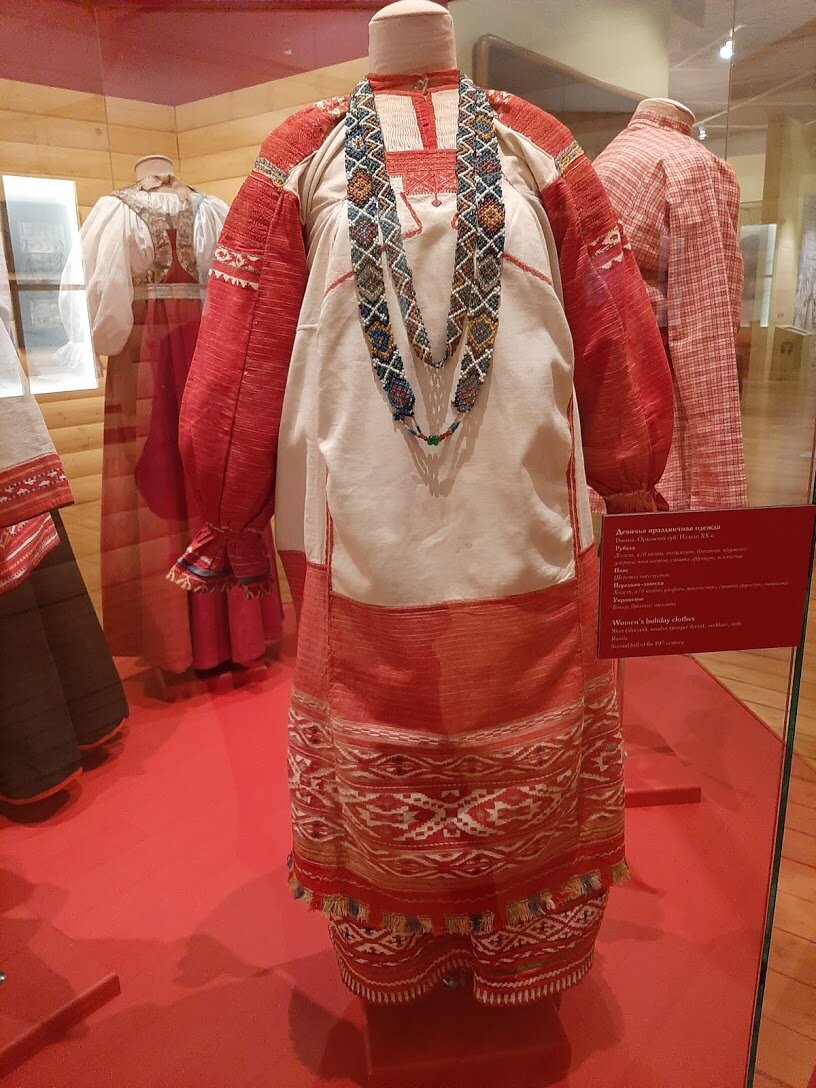  Девичья праздничная одежда.(листайте дальше)