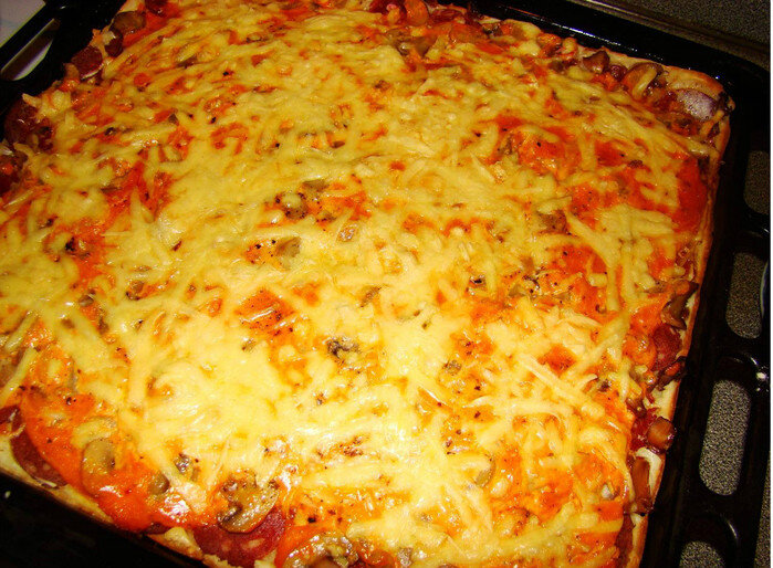 Пицца в духовке с сыром и помидорами в духовке рецепт с фото